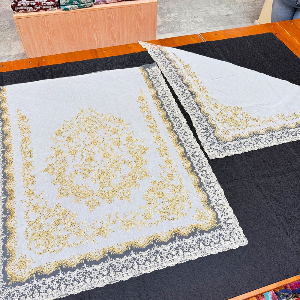 manteletas batista con puntilla