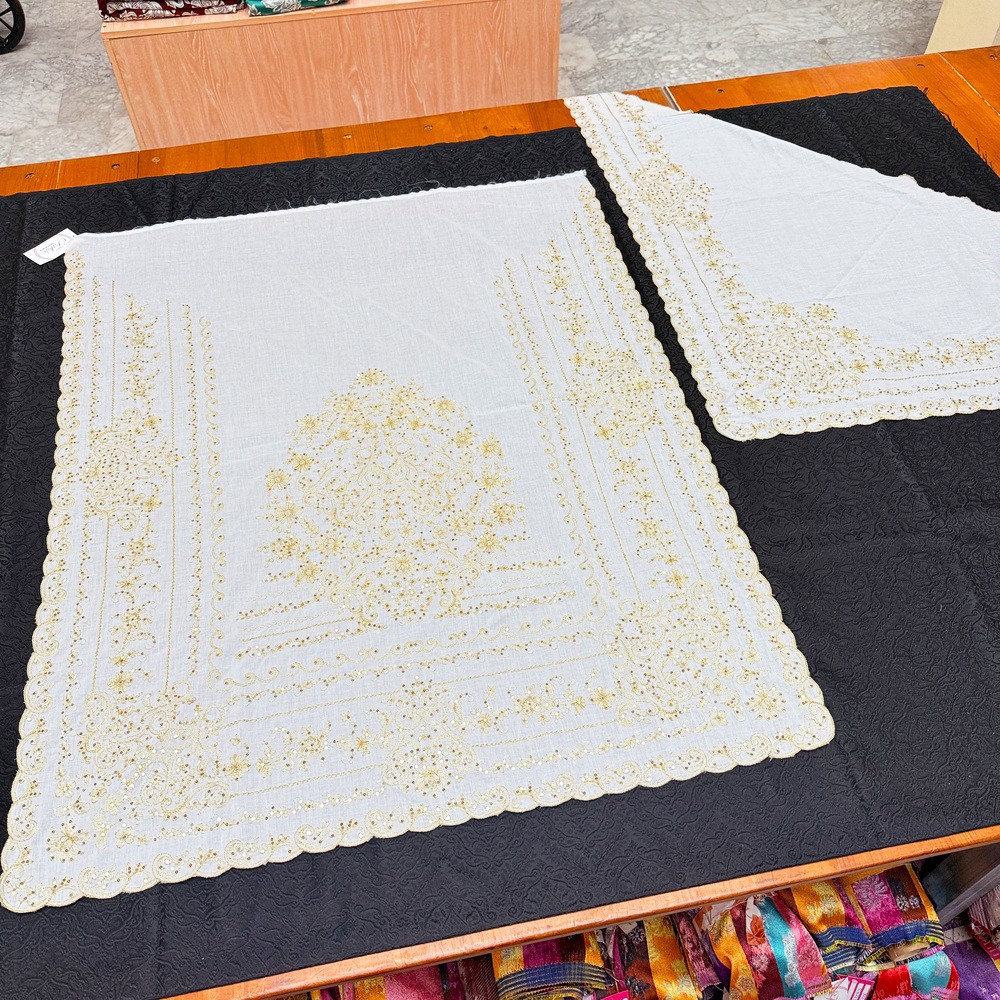 Manteletas batista blancas