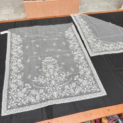 manteleta fallera muy fina con puntilla