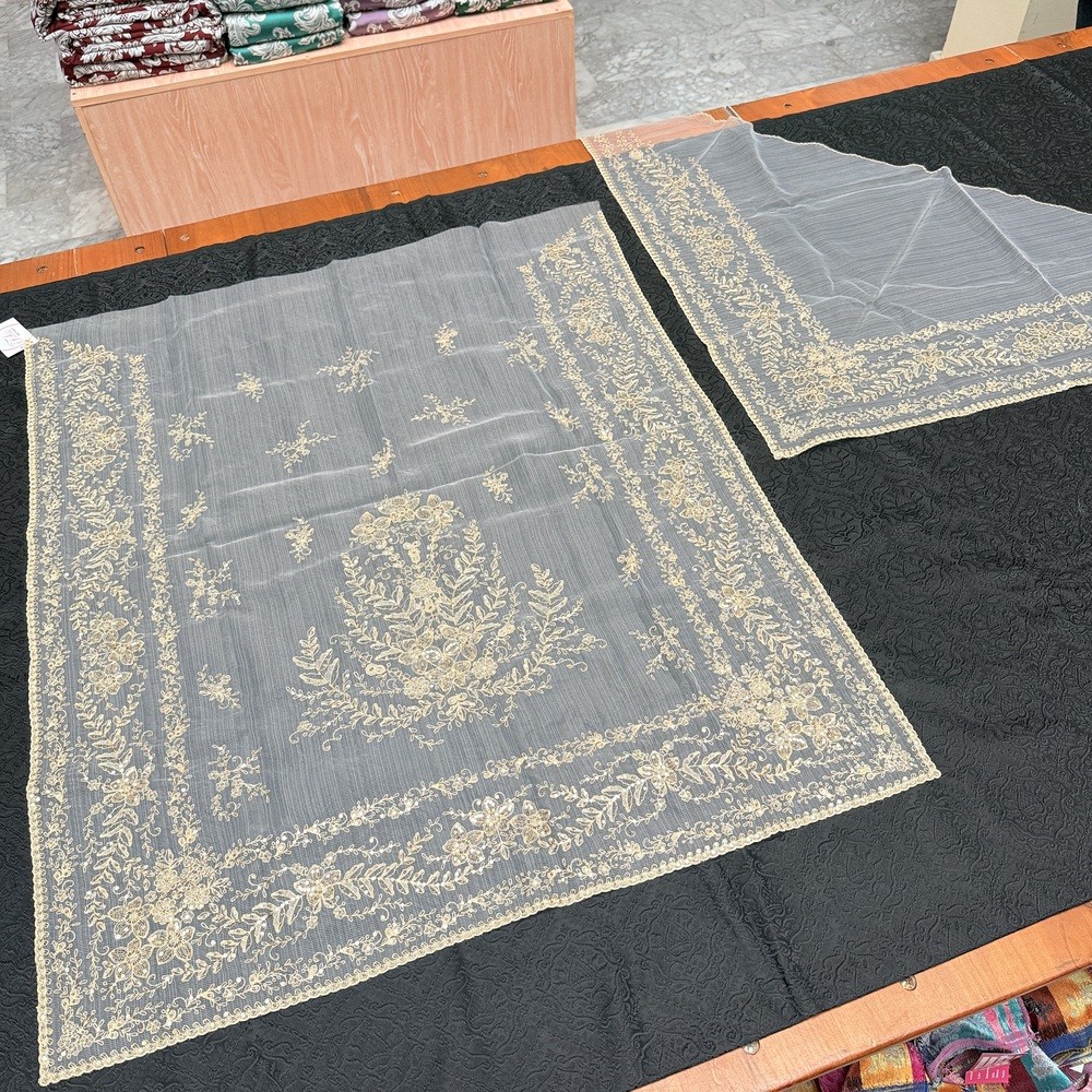 manteleta fallera oro