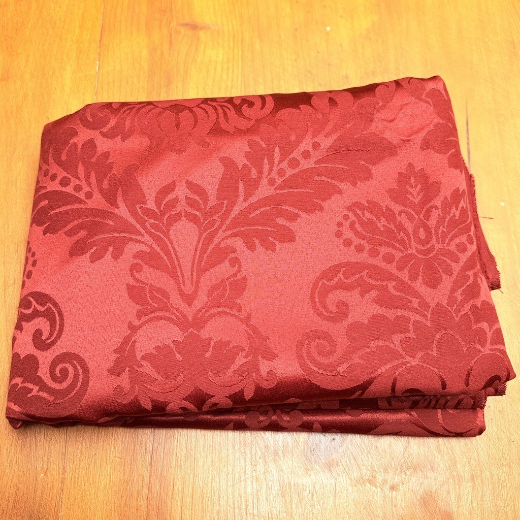 damasco rojo de fallera
